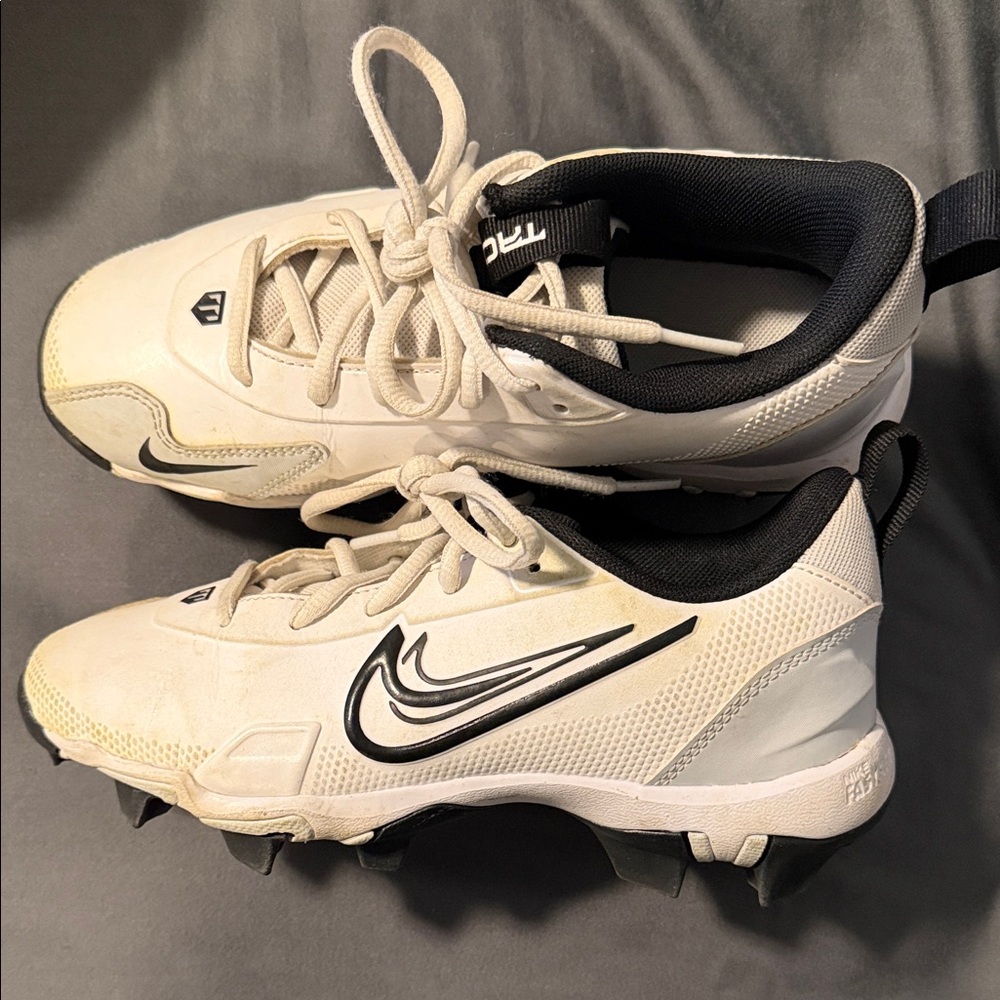 Nike Kids White and Black Football Cleats